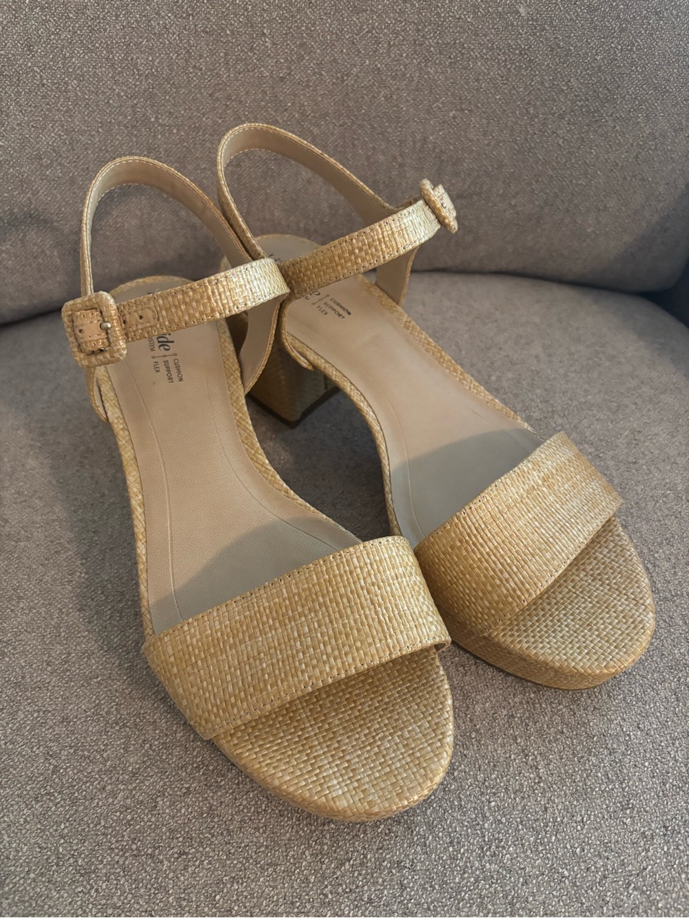 Life Stride Rhythmn Woven Natural Block Heel Sandals Women’s Size 10 W wide
